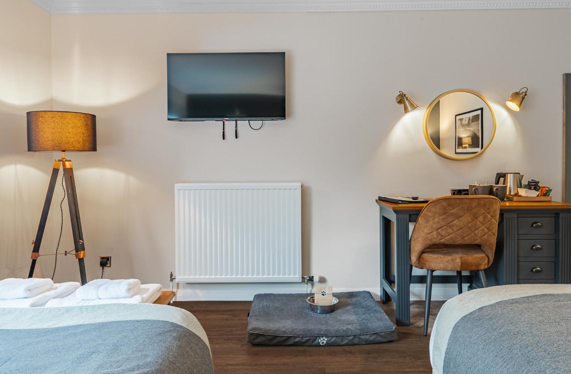 Crooklands Hotel 3*