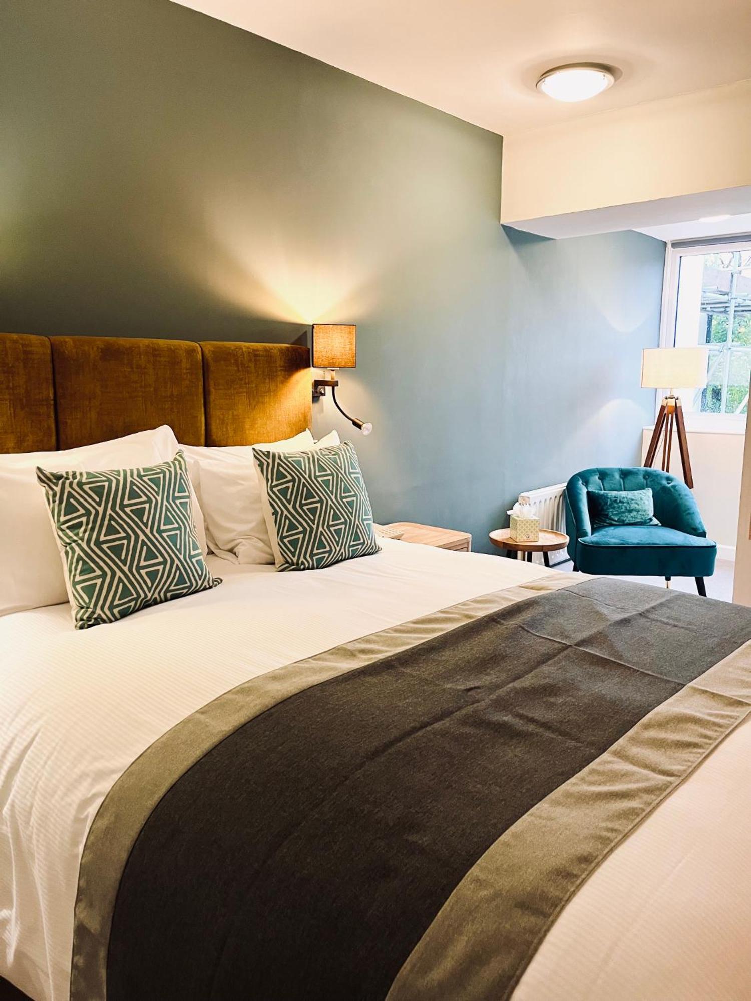 Guest house Crooklands Hotel 3*